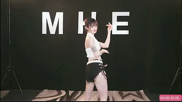 Snapshot of MHe-002 chatting on April 12, 2026, 10:09 am MHe-002 online show from April 12, 2026, 10:09 am