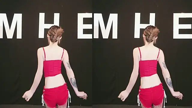 Snapshot of MHe-002 chatting on April 14, 2026, 10:10 am MHe-002 online show from April 14, 2026, 10:10 am