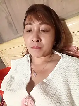 Missa-kute20 online show from November 19, 2025, 2:39 pm