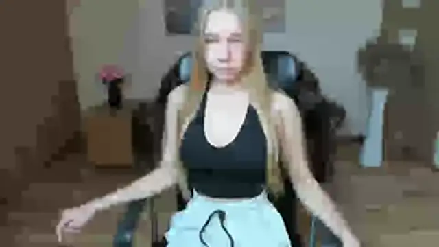 Eva Morettis online show from November 8, 2025, 1:33 pm