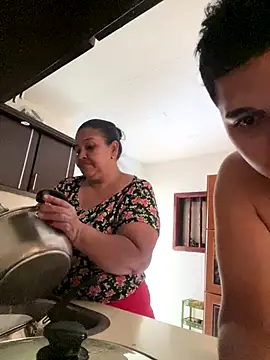 Snapshot of Maria-1976 chatting on December 16, 2025, 7:30 pm Maria-1976 online show from December 16, 2025, 7:30 pm