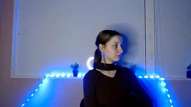 Curlyyy Girl online show from November 7, 2025, 3:01 pm