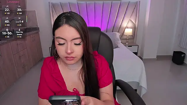 Maya vexx online show from December 21, 2025, 6:04 pm