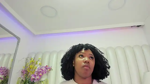 Snapshot of BrendaFernandez_ chatting on February 25, 2026, 1:54 pm BrendaFernandez online show from February 25, 2026, 1:54 pm