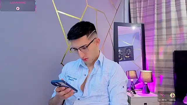 Snapshot of Un_Sluttyy chatting on November 11, 2025, 11:43 am Un Sluttyy online show from November 11, 2025, 11:43 am