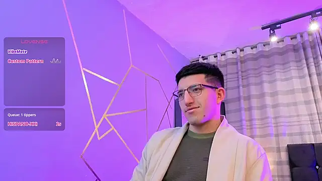 Snapshot of Un_Sluttyy chatting on November 21, 2025, 11:20 am Un Sluttyy online show from November 21, 2025, 11:20 am