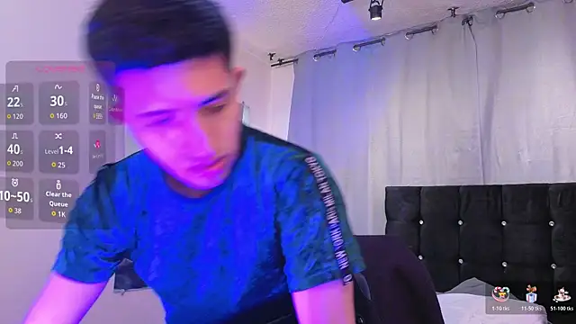 Snapshot of Un_Sluttyy chatting on January 6, 2026, 12:20 pm Un Sluttyy online show from January 6, 2026, 12:20 pm