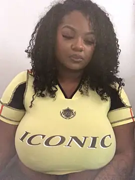 Fxncymuse online show from February 3, 2026, 4:12 pm