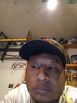 Snapshot of themorenofit08 chatting on March 1, 2026, 11:18 pm themorenofit08 online show from March 1, 2026, 11:18 pm