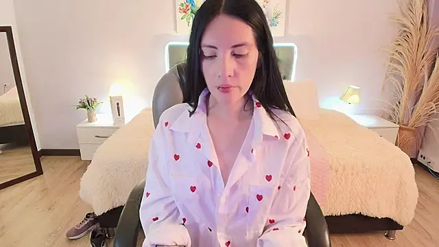 Neo sarah  online show from May 6, 2026, 3:13 am