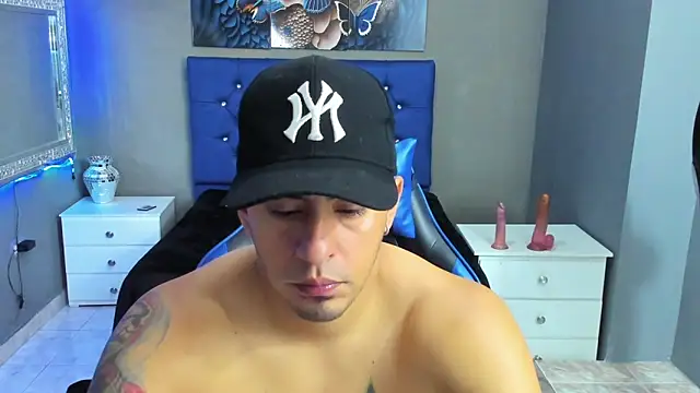 Snapshot of TeylorTompson chatting on November 7, 2025, 12:49 pm TeylorTompson online show from November 7, 2025, 12:49 pm