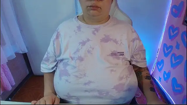 Snapshot of kattybbwbigboobs_ chatting on February 8, 2026, 12:14 am kattybbwbigboobs online show from February 8, 2026, 12:14 am