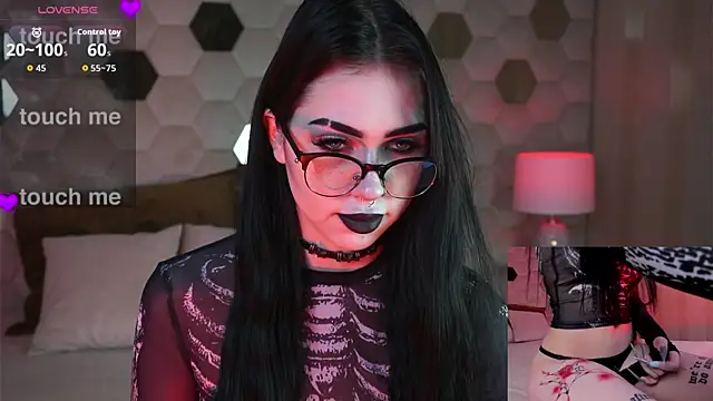 Snapshot of FetishForCassie chatting on December 13, 2025, 11:32 pm FetishForCassie online show from December 13, 2025, 11:32 pm