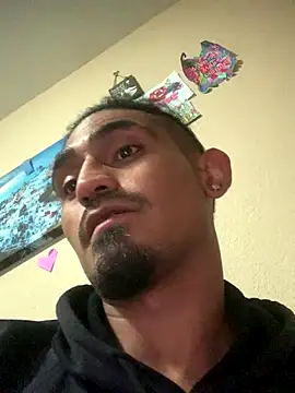 Snapshot of Mresco503 chatting on December 17, 2025, 7:09 pm Mresco503 online show from December 17, 2025, 7:09 pm