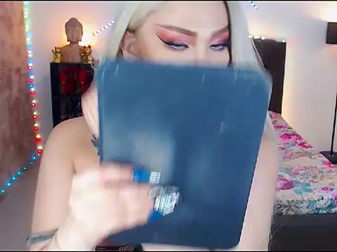 Snapshot of PlayfullOliviaTS chatting on February 3, 2026, 8:47 pm PlayfullOliviaTS online show from February 3, 2026, 8:47 pm