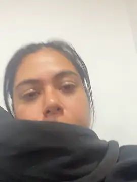 LorieFerrer online show from November 12, 2025, 3:12 pm