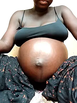 Snapshot of Momojasmine0 chatting on January 9, 2026, 11:35 am Momojasmine0 online show from January 9, 2026, 11:35 am