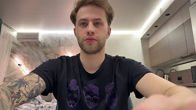 dominantrodri online show from May 4, 2026, 9:33 pm