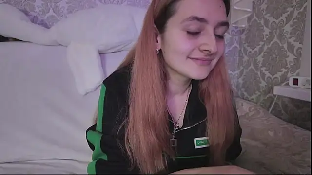 Snapshot of SweetLiaison chatting on November 11, 2025, 6:08 pm SweetLiaison online show from November 11, 2025, 6:08 pm