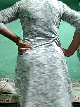 Snapshot of Piya_Bakshi chatting on February 2, 2026, 7:51 am Piya Bakshi online show from February 2, 2026, 7:51 am