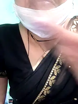 Snapshot of Piya_Bakshi chatting on February 8, 2026, 7:23 am Piya Bakshi online show from February 8, 2026, 7:23 am