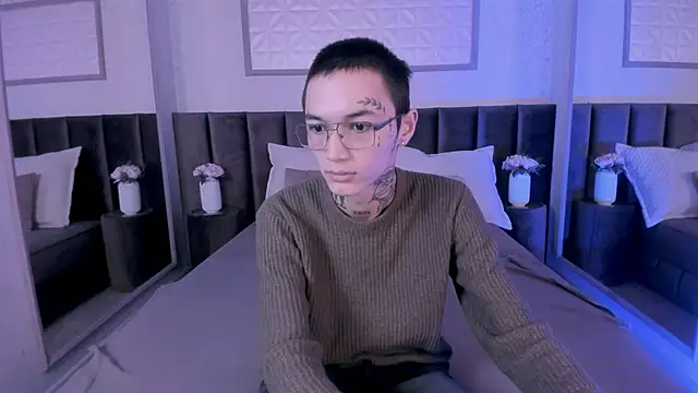 Snapshot of Ionarne chatting on November 8, 2025, 12:16 pm Ionarne online show from November 8, 2025, 12:16 pm