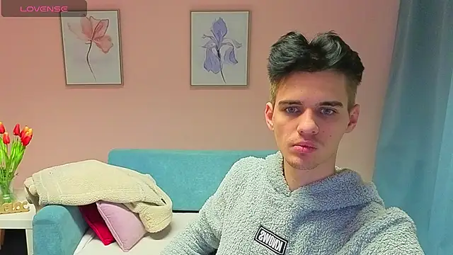 LiamMerci online show from November 10, 2025, 7:18 am