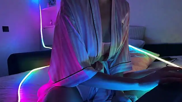 Snapshot of MollyLoveX chatting on December 5, 2025, 6:15 pm MollyLoveX online show from December 5, 2025, 6:15 pm