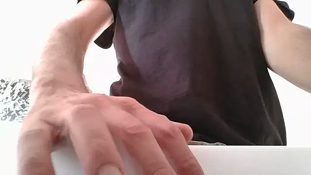 Snapshot of CuteDaddy92 chatting on December 2, 2025, 8:52 am CuteDaddy92 online show from December 2, 2025, 8:52 am