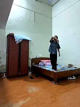 Lynly k2 online show from March 18, 2026, 1:09 am