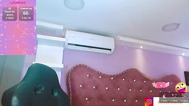 Snapshot of AnnaRouseQueen chatting on December 17, 2025, 4:07 am AnnaRouseQueen online show from December 17, 2025, 4:07 am