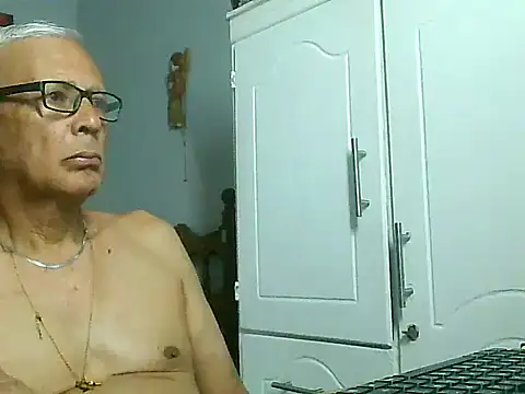 dirtysluttyfist online show from November 12, 2025, 6:30 pm