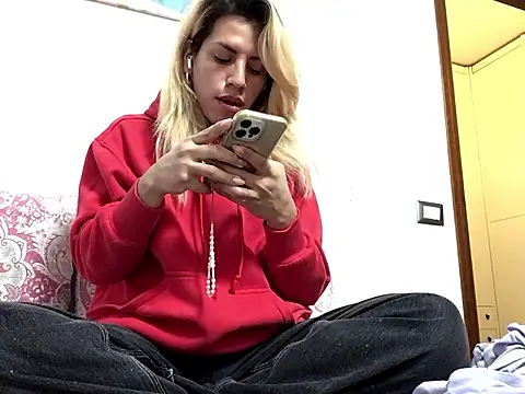 ESTRELLABERECHUCKY online show from January 16, 2026, 4:11 pm