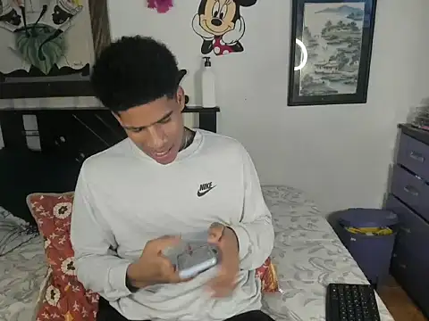 Snapshot of JUANBIGCOCK21CM chatting on November 26, 2025, 11:17 pm JUANBIGCOCK21CM online show from November 26, 2025, 11:17 pm