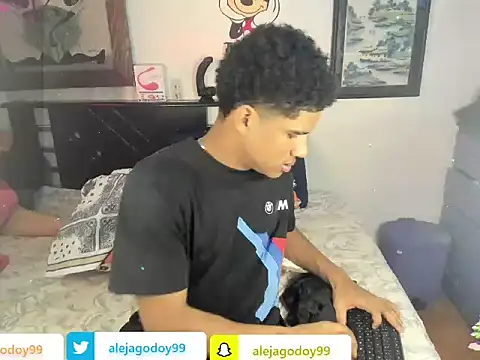 Snapshot of JUANBIGCOCK21CM chatting on November 27, 2025, 12:40 pm JUANBIGCOCK21CM online show from November 27, 2025, 12:40 pm