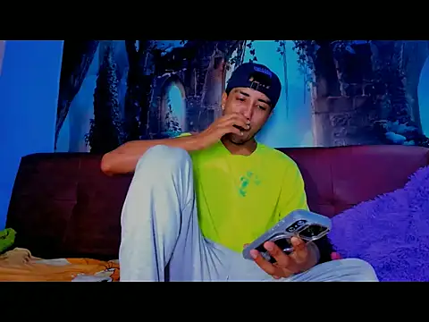 Snapshot of Domine_Couple74 chatting on December 22, 2025, 3:31 pm Domine Couple74 online show from December 22, 2025, 3:31 pm