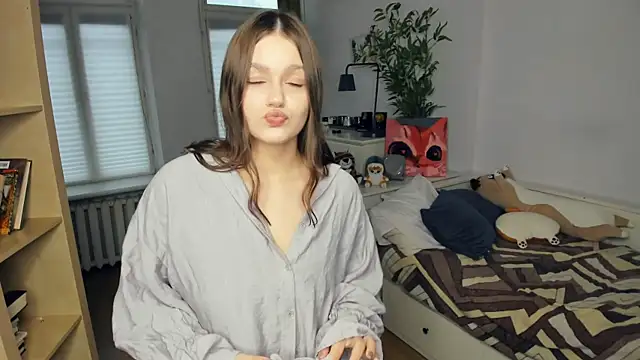 Snapshot of RosseLavish chatting on November 27, 2025, 9:00 am RosseLavish online show from November 27, 2025, 9:00 am