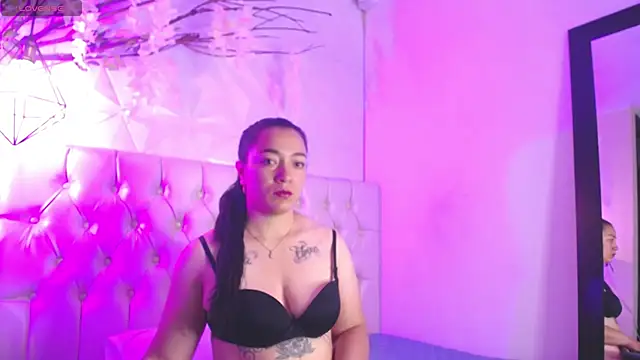 Snapshot of ginebraass chatting on December 1, 2025, 1:05 pm ginebraass online show from December 1, 2025, 1:05 pm