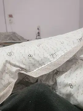 Snapshot of Sandar_clegan chatting on December 21, 2025, 1:24 am Sandar clegan online show from December 21, 2025, 1:24 am