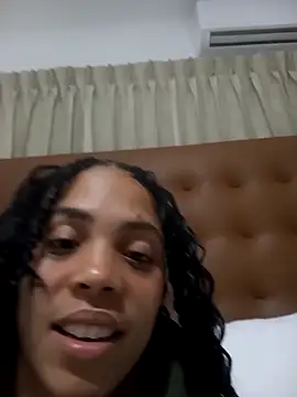 23Quenn online show from November 15, 2025, 3:37 am