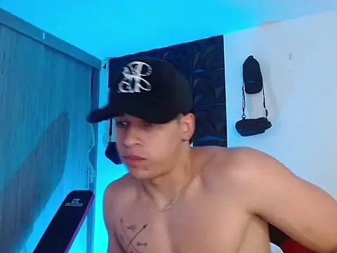 Snapshot of adam_keith chatting on December 2, 2025, 6:36 pm adam keith online show from December 2, 2025, 6:36 pm