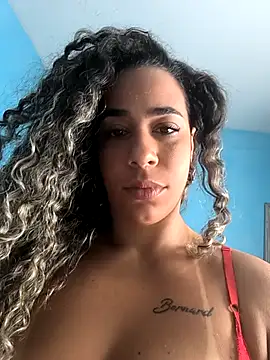 vivianeleoa online show from July 29, 2026, 5:11 pm