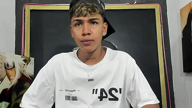 Timmy Kiing  online show from December 18, 2025, 9:32 pm