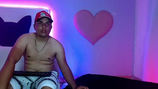 Insane couplee  online show from November 8, 2025, 4:23 am