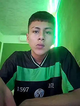 Snapshot of stebeen_smithh chatting on June 7, 2026, 1:32 am stebeen smithh online show from June 7, 2026, 1:32 am