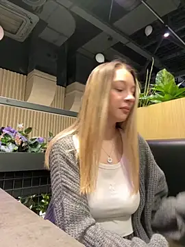 SashaCatt online show from November 16, 2025, 7:36 am