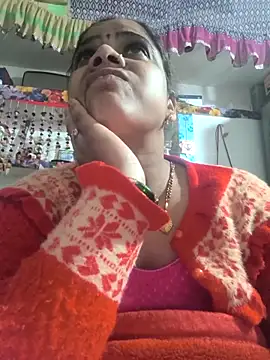 Snapshot of Hot_suini chatting on December 18, 2025, 4:24 pm Hot suini online show from December 18, 2025, 4:24 pm