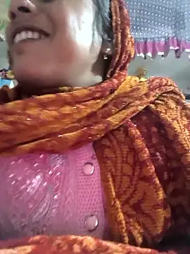 Snapshot of Hot_suini chatting on January 10, 2026, 4:42 pm Hot suini online show from January 10, 2026, 4:42 pm