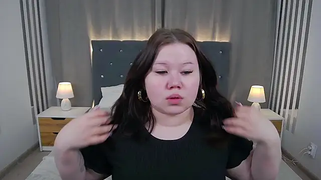 EvaNova  online show from December 14, 2025, 4:18 am