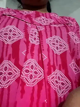 Snapshot of LOVE_FI95 chatting on November 26, 2025, 3:35 pm LOVE FI95 online show from November 26, 2025, 3:35 pm